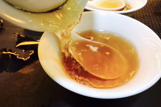 肉桂可以用紫砂壺沖泡嗎，紫砂壺能泡武夷巖茶肉桂用嗎？