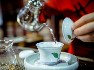 千萬別做兼職茶藝師，女人學茶藝好嗎？