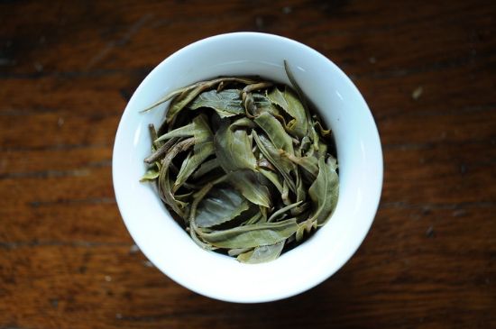 干吃茶葉致癌嗎，長期吃干茶葉的危害