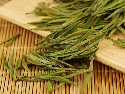 安吉白茶的功效與作用，簡單概括安吉<a href=http://m.rhbjnk.com/fenlei/baicha/ target=_blank class=infotextkey>白茶功效</a>