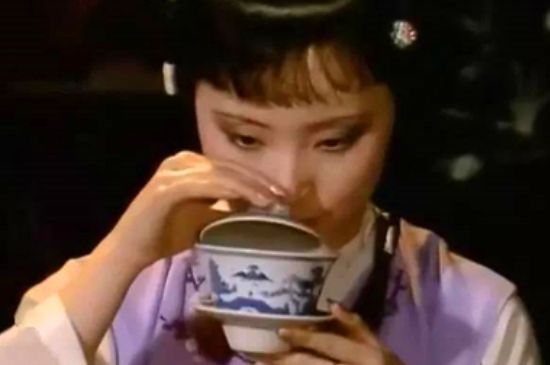 女士喝茶優(yōu)雅姿勢(shì)，女士正確喝茶姿勢(shì)禮儀