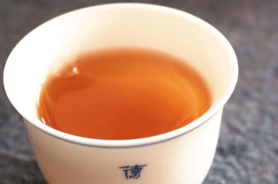 老茶和新茶哪個(gè)好，老茶好喝還是新茶好喝