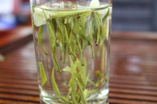 茉莉銀針適合什么人喝，茉莉銀針茶有什么功效