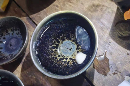 怎么鑒別建盞化學(xué)釉，真假建盞的對(duì)比與辨別