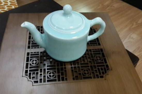 瓷壺適合泡什么茶，瓷器茶具喝什么茶好