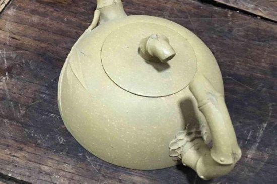 本山綠泥紫砂壺小黑點(diǎn)多嗎，真正本山綠泥會(huì)吐黑嗎？