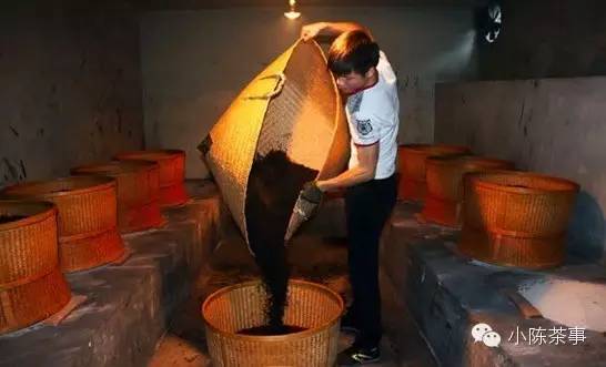 怎樣炭焙巖茶？揭秘武夷巖茶的炭焙技藝