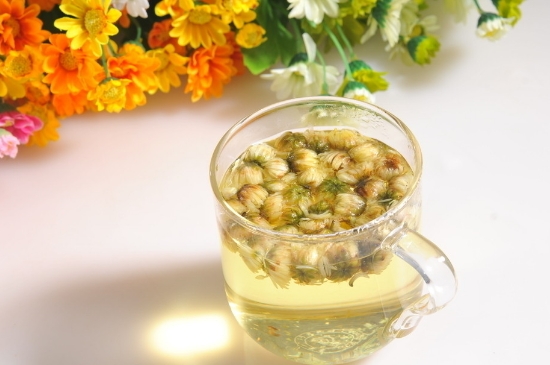 喝菊花茶有什么效果，女人長(zhǎng)期喝菊花茶好嗎？