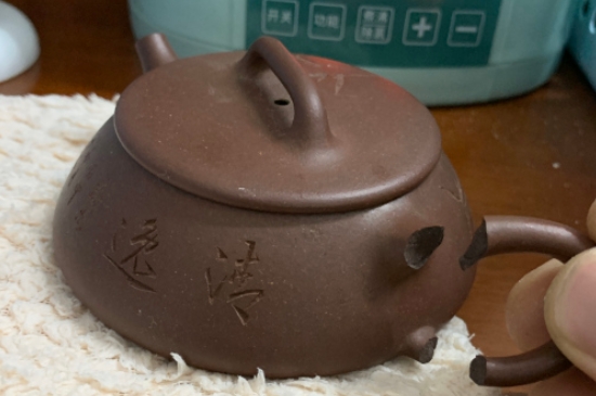 新買的紫砂壺為什么會裂，真的紫砂壺是不是很容易開裂？