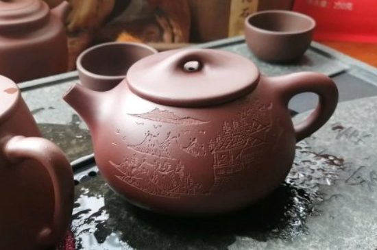 紫砂開壺和不開壺的區(qū)別，<a href=http://m.rhbjnk.com/chaju/zisha/ target=_blank class=infotextkey>紫砂壺開壺</a>的正確方法及開壺建議