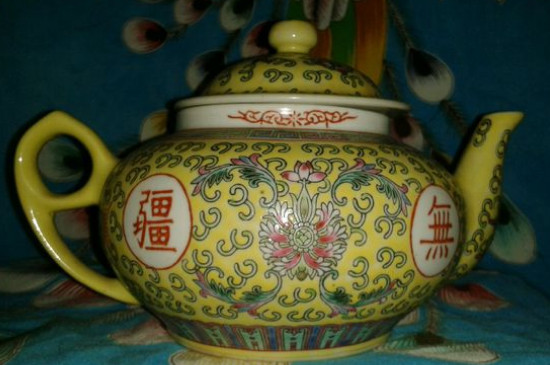 瓷壺適合泡什么茶，瓷器茶具喝什么茶好