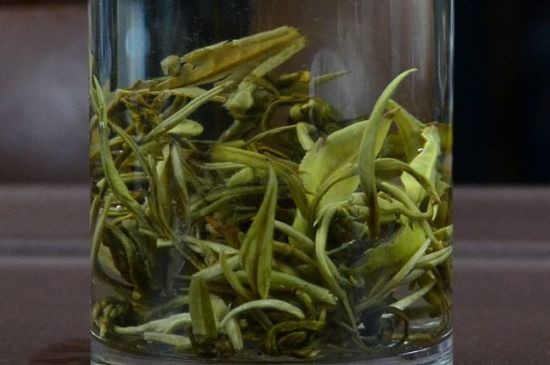 茉莉龍珠什么季節(jié)喝，夏天適合喝茉莉龍珠茶