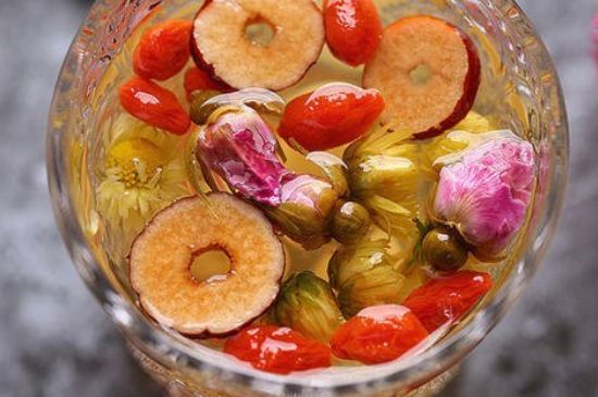 干玫瑰花泡水放幾顆，玫瑰花泡水一次放幾朵？