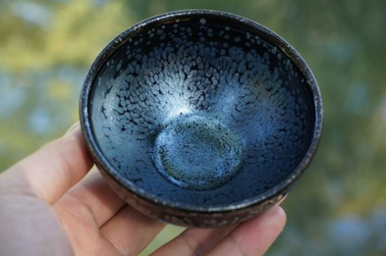 怎么鑒別建盞化學(xué)釉，真假建盞的對(duì)比與辨別