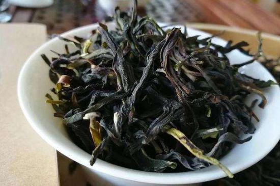 鴨屎香單叢雪片茶的特點(diǎn)，鳳凰雪片茶有什么特點(diǎn)？