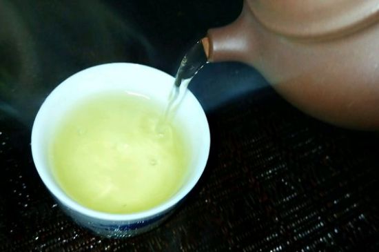 一天什么時候喝黑茶最好，喝黑茶一天最佳時間和季節(jié)