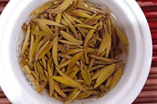 新白毫銀針和老白毫銀針的區(qū)別，新老白毫銀針的品質(zhì)特征