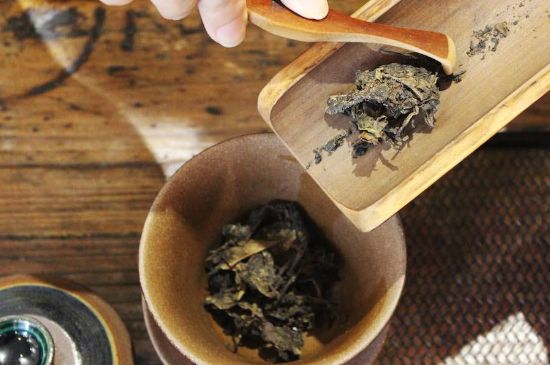 茯磚茶與普洱茶哪個好，茯茶和普洱茶口味區(qū)別