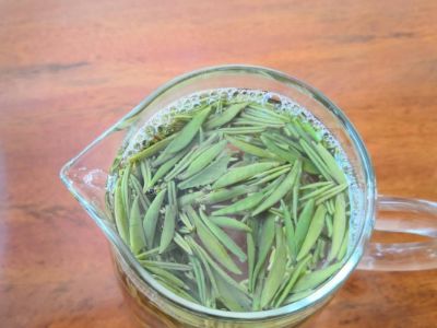 竹葉青和毛尖的區(qū)別，竹葉青和信陽毛尖哪個(gè)好？