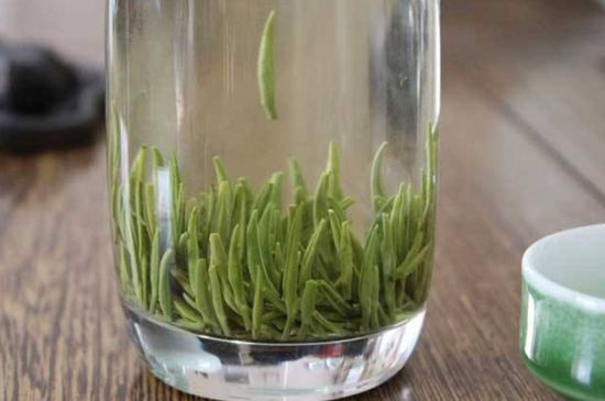 竹葉青和毛尖的區(qū)別，毛尖和竹葉青怎么分辨？