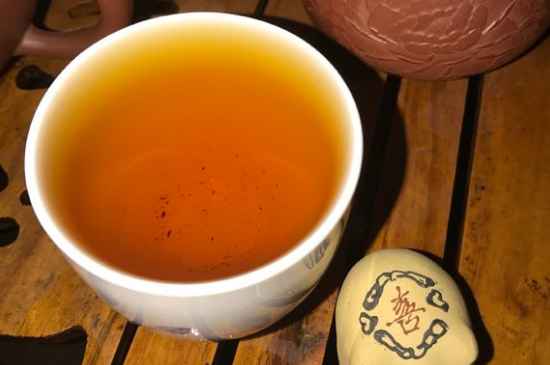 正山小種適合女人喝嗎，女人經(jīng)常喝正山小種茶好嗎