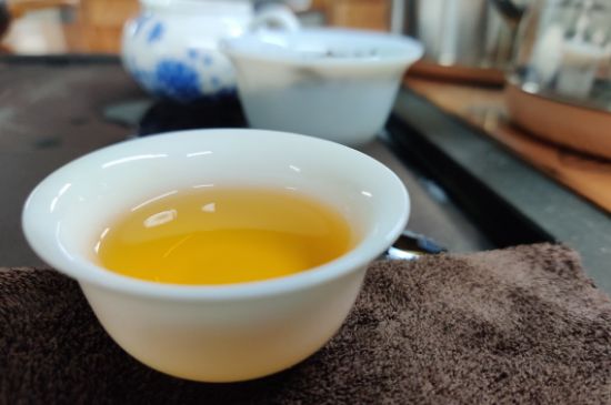 蜜蘭香好還是鴨屎香好，鳳凰單叢茶蜜蘭香和鴨屎香特點有哪些？